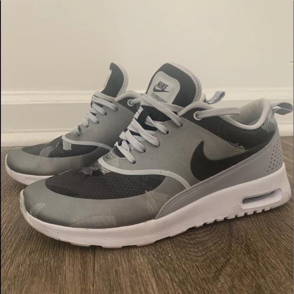 Grey Nike Air Max Thea - Picture 1 of 3